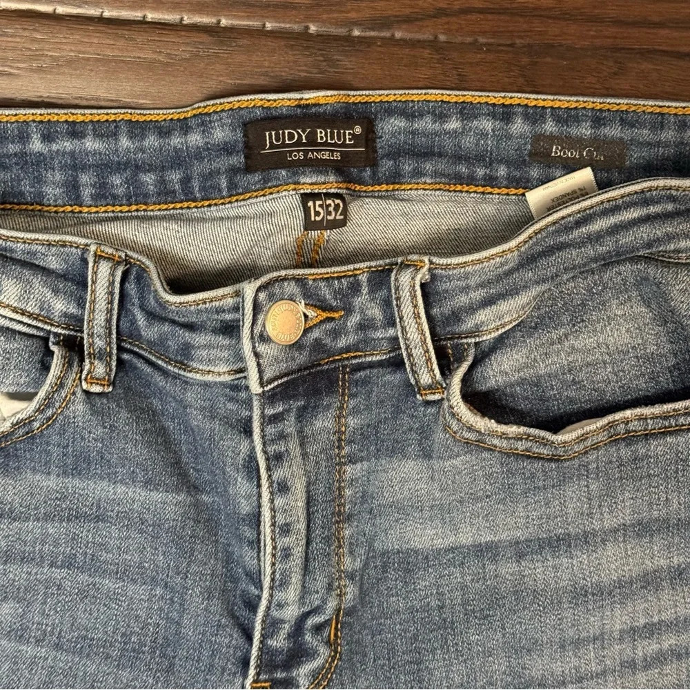 Judy Blue Midrise Distressed Bootcut Jeans - Size 15 - Picture 5 of 14